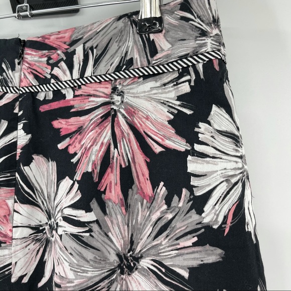 Liz Claiborne Skirt 6 Black Pink White Floral Flare Pleated - Picture 5 of 7